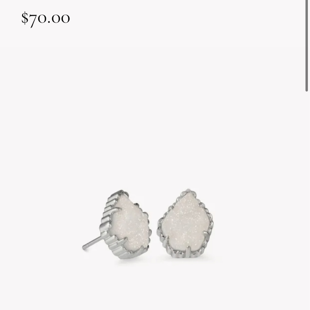 ✨Kendra Scott stud earrings